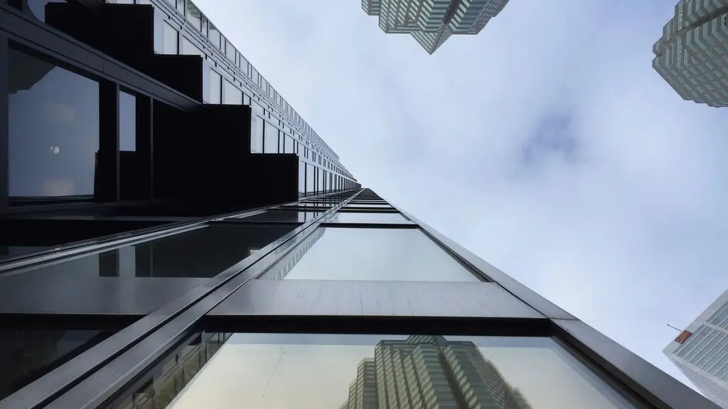 Quarterly growth beats forecasts on strong services